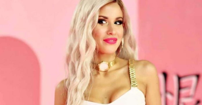 Baby K a Verissimo: “La mia canzone è un inno alla vita” | Video Mediaset Baby K a Verissimo