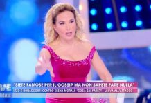 Barbara D’Urso a gamba tesa dopo una frase di Elena Morali su Maria De Filippi: “Non ci interessa” | Video Mediaset Barbara D'Urso stoppa Elena Morali a a Live