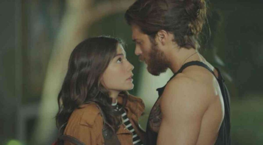 Demet Ozdemir e Can Yaman in Daydreamer - Le ali del sogno