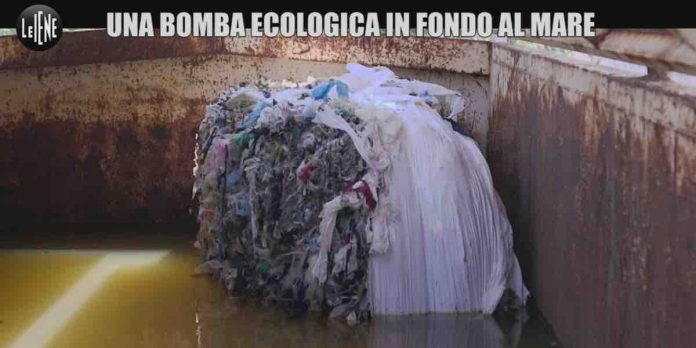 Le Iene, 56 tonnellate di plastica in mare abbandonate a l’Isola d’Elba | Video Mediaset Le Iene ecoballe isola d'elba