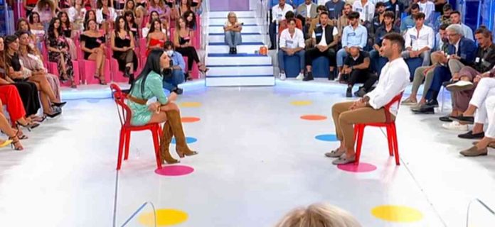 Giovanna e Sammy tornano a Uomini e donne dopo la scelta: «Fuori è stata una pagliacciata» | Video Witty Tv Giovanna Abate e Sammy Hassan tornano in studio dopo la scelta a Uomini e donne