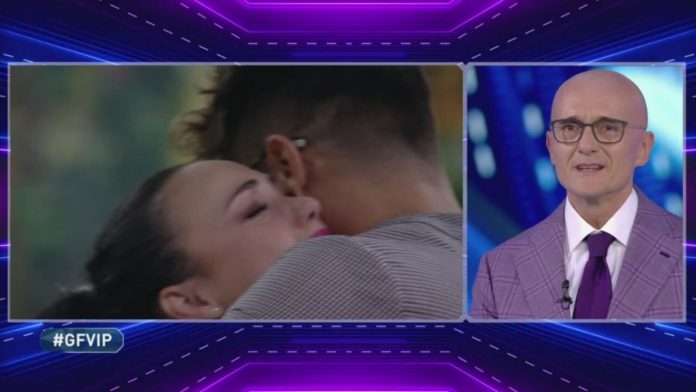 Gabriel Garko gay? Le parole dell’attore in diretta tv al Grande Fratello Vip 2020 | Video Mediaset Gabriel e Adua abbraccio