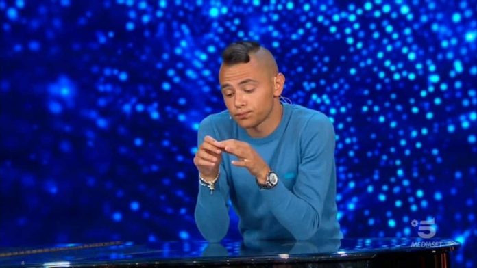 Tu si que vales 2020, Lucilio litiga con Zerbi: “Non sei capace, allora stai zitto !” | Video Witty Tv Tu si que vales