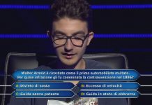 Chris Joseph Caraccioli a 18 anni vince 30 mila euro a Chi vuol essere milionario? | Video Mediaset Chris Joseph Caraccioli