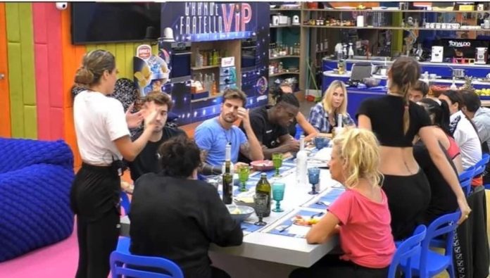 Grande Fratello Vip 2020: Guenda si scusa con il gruppo ma Dayane si alza dal tavolo: “Non me ne può fregare di meno dei suoi discorsi” | Video Mediaset Dayane - Guenda