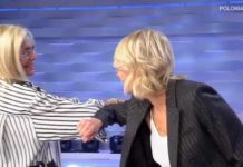 Maria De Filippi a Domenica In: la commozione di Mara Venier e gli aneddoti più divertenti Maria De Filippi a Domenica In