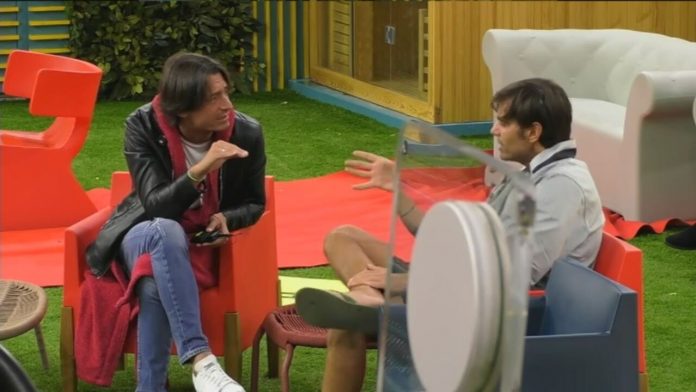 Chiarimento di Francesco Oppini con Massimiliano Morra al Grande Fratello Vip. Tattica o sincerità? | Video Mediaset Oppini - Morra