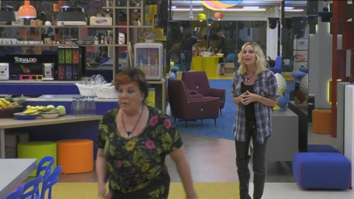 Stefania Orlando vs la Contessa De Blanck: “Mi stai alle calcagna” al Grande Fratello Vip | Video Mediaset Stefania Vs Patrizia Gfvip