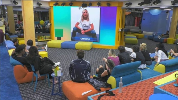 Grande Fratello Vip 2020: videomessaggio di Matilde Brandi e scoppia la lite. Zorzi alla Gregoraci: “Sei una Parac*la”| Video Mediaset messaggio brandi