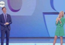 Buon compleanno Federica Panicucci: gli auguri di Francesco Vecchi a Mattino 5 | Video Mediaset Buon compleanno Federica