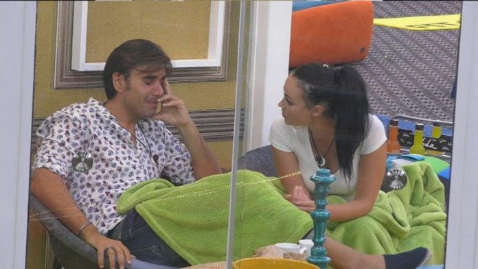 Grande Fratello Vip 2020, Massimiliano Morra in lacrime: “Mio padre ha fatto tanti sacrifici” | Video Mediaset morra in lacrime