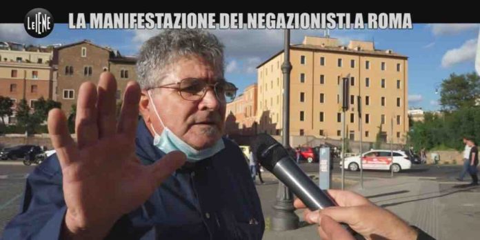 Negazionisti Coronavirus a Le Iene: “non neghiamo il virus, ma la pandemia” | Video Mediaset negazionisti Coronavirus a Le Iene
