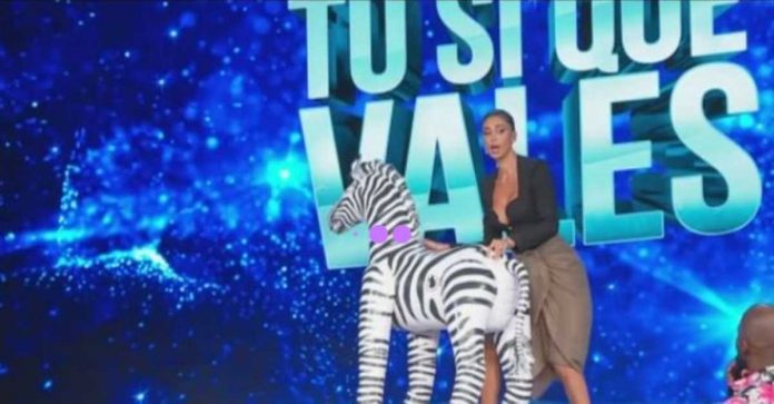 Tu si que vales, Belen Rodriguez salta con la zebra sul tappeto elastico | Video Witty Tv Tu si que vales Belen