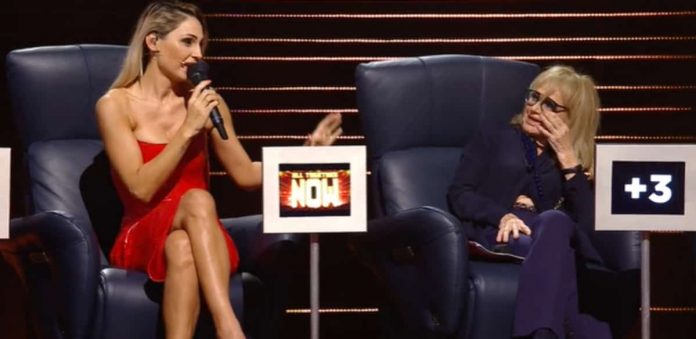 All Together Now, Anna Tatangelo contro Rita Pavone: “Io e il mio ex abbiamo fatto solo una canzone insieme” | Video Mediaset All Together Now Anna Tatangelo contro Rita Pavone