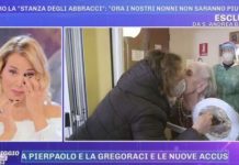 Barbara d’Urso in lacrime a Pomeriggio 5: tutta colpa della stanza degli abbracci | Video Mediaset Barbara d'Urso in lacrime