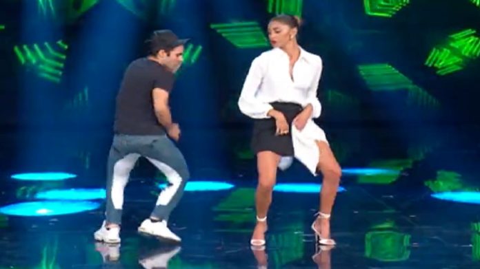 “Tu sì que vales”: Belen Rodriguez, sfida super sexy al concorrente ballerino | Video Witty TV Belen ballo sexy Tu si Que Vales