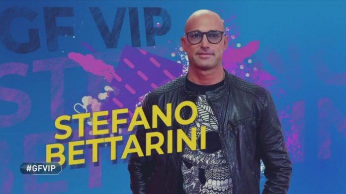 Stefano Bettarini, nuovo concorrente del Grande Fratello Vip 2020: il suo ingresso in Casa | Video Mediaset Bettarini nuovo concorente