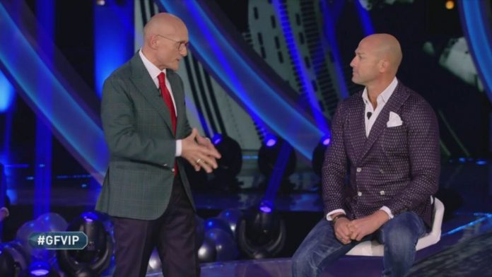 Stefano Bettarini in studio dopo la squalifica al Grande Fratello Vip | Video Mediaset Bettarini in studio