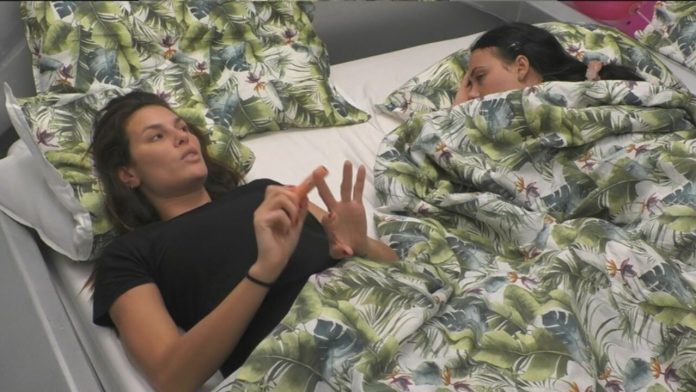 Elisabetta Gregoraci infastidita dall’atteggiamento di Dayane Mello e dalle sue strategie di gioco al Grande Fratello Vip | Video Mediaset Dayane