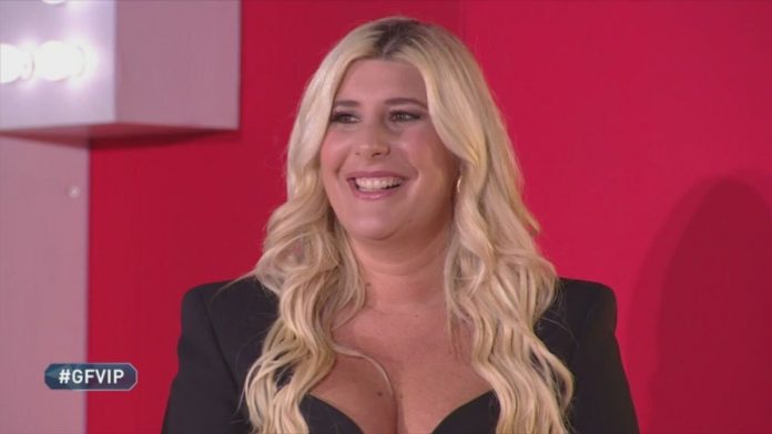 La sorpresa alla Contessa De Blanck, la figlia Giada e la sua storia al Grande Fratello Vip | Video Mediaset Giada De blanck