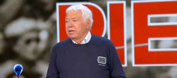 Nicola Pietrangeli, campione di tennis, racconta barzellette e si commuove a Tu si Que Vales | Video Witty TV Nicola Pietrangeli