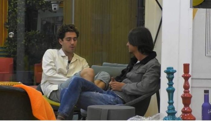 Grande Fratello Vip, Tommaso Zorzi consiglia a Francesco Oppini di risolvere il rapporto con la madre: “Tu la ferisci” | Video Mediaset Oppini - Zorzi