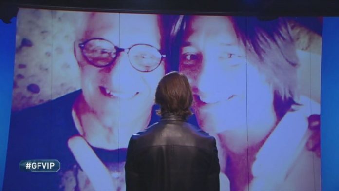 Una sorpresa a Francesco Oppini al Grande Fratello Vip, il messaggio del padre | Video Mediaset oppini e il padre