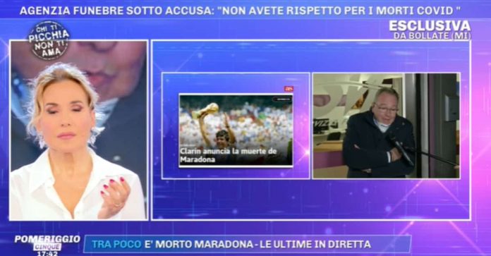 Pomeriggio 5, Barbara d’Urso contro l’agenzia funebre: “Si può fare una cosa del genere?” | Video Mediaset Barbara d'Urso contro agenzia funebre