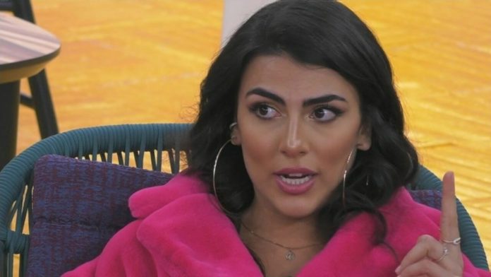 Giulia Salemi contro Elisabetta Gregoraci nel dopo puntata del 23 novembre al Grande Fratello Vip | Video Mediaset Salemi vs Gregoraci