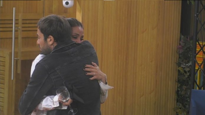 Chiarimento nella notte tra Pierpaolo Pretelli e Selvaggia Roma al Grande Fratello Vip: “Fuori passi per uno debole” | Video Mediaset Selvaggia e Pierpaolo