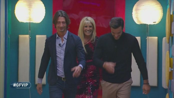 Grande Fratello Vip, l’outift dei vip commentati da Tommaso Zorzi | Video Mediaset sfilata