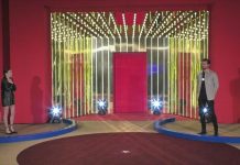 Una sorpresa per Andrea Zelletta al Grande Fratello Vip, la sorella Alessia in passerella | Video Mediaset Zelletta sorpresa