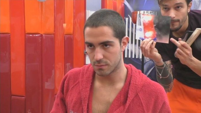 Il nuovo look di Tommaso Zorzi al Grande Fratello Vip. L’influencer decide di rasarsi i capelli, per segnare la sua rinascita | Video Mediaset Zorzi nuovo look