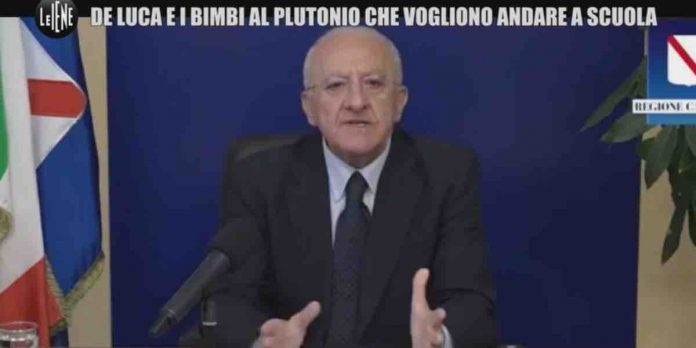 Le Iene, i bimbi al plutonio scrivono una lettera a De Luca per tornare a scuola | Video Mediaset De Luca, i bimbi e la scuola a Le Iene