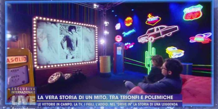 Il film e la storia di Maradona a Live Non è la D’Urso | Video Mediaset film vita maradona a live non è la d'urso