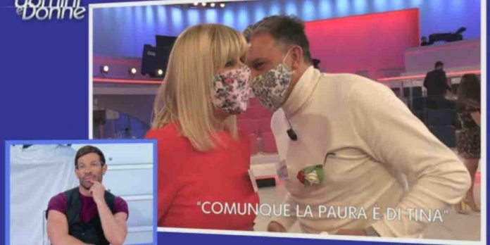 Uomini e Donne, tra Gemma e Maurizio c’è attrazione fisica? Valentina contro la dama e Tina indaga | Video Witty Tv Gemma e Maurizio a Uomini e Donne