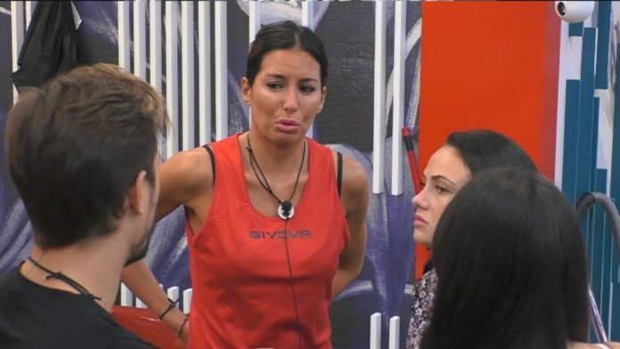 Elisabetta Gregoraci piange per le parole di Dayane Mello al Grande fratello Vip: “Mi ha ferito la cattiveria” | Video Mediaset gregoraci in lacrime
