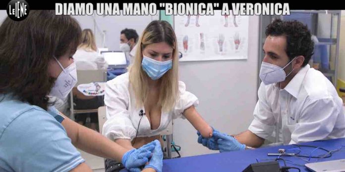 Le Iene, Veronica ha finalmente una nuova mano “bionica” | Video Mediaset la storia di Veronica a le iene