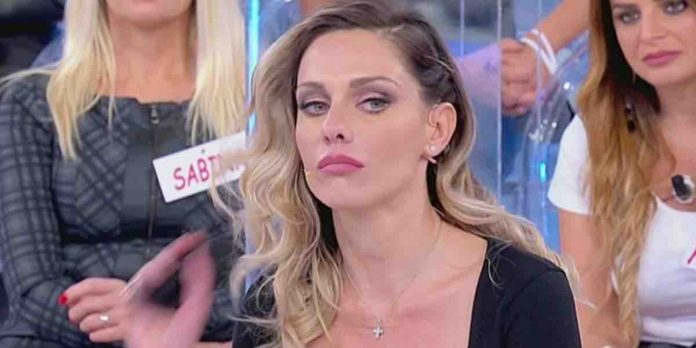 Uomini e Donne, Lucrezia delusa da Armando: “mi fai restare come una scema” | Video Witty Tv Lucrezia Uomini e Donne