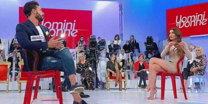 Uomini e Donne, Marianna divisa fra Gianluca e Armando: “Lui è in letargo” | Video Witty Tv Marianna, Armando e Gianluca a Uomini e Donne