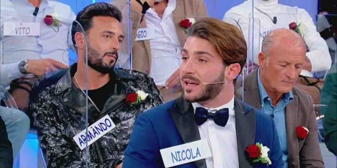Uomini e Donne, Nicola: “ho fatto l’amore con Veronica”. La dama nega, ma Tina… | Video Witty Tv Nicola Uomini e Donne Over