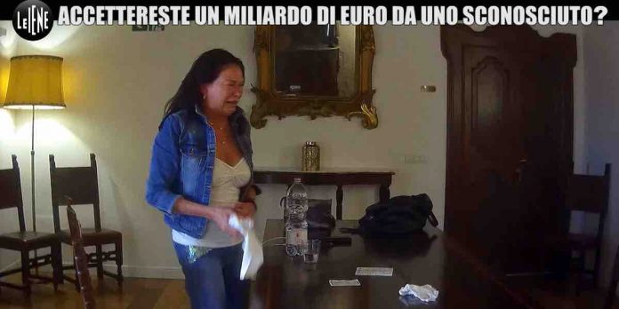 Scherzo Demetra Hampton a Le Iene: regalo di matrimonio inaspettato, ma… | Video Mediaset Scherzo Demetra Hampton a Le Iene