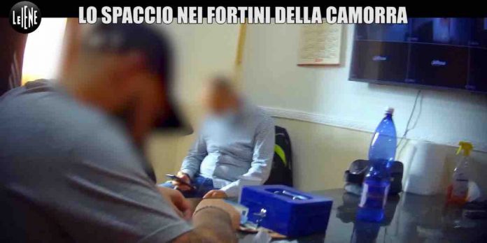 Le Iene “infiltrati” nello spaccio della droga nel Rione Traiano | Video Mediaset spaccio rione Traiano a Le Iene
