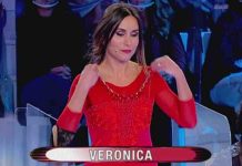 Uomini e Donne, la sfilata di Veronica stile “Pretty Woman” fa discutere | Video Witty Tv Veronica, la sfilata a Uomini e Donne