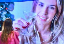 Elisabetta Canalis a Verissimo: ricorda il padre visibilmente commossa | Video Mediaset Elisabetta Canalis a Verissimo