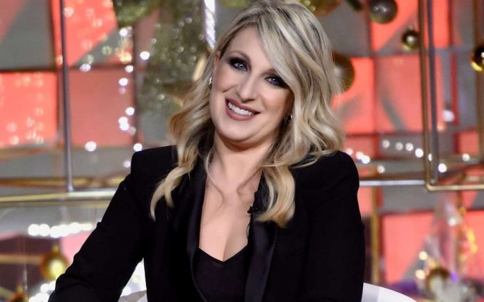 Katia Follesa a Verissimo: l’ironica intervista a Silvia Toffanin | Video Mediaset Katia Follesa a Verissimo