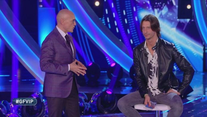 Francesco Oppini in studio dopo la scelta di abbandonare la Casa del Grande Fratello Vip | Video Mediaset Oppini in studio