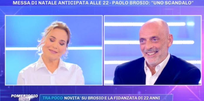 Pomeriggio 5: Barbara d’Urso rimprovera Paolo Brosio con il cellulare | Video Mediaset Pomeriggio 5 Barbara contro Brosio