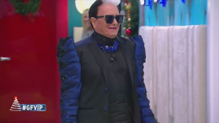 La sfilata dei nuovi Vipponi commentati da Tommaso Zorzi, al Grande Fratello Vip 2020 | Video Mediaset la sfilata dei nuovi vipponi