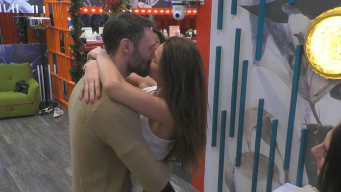 Bacio Dayane Mello e Andrea Zenga al Grande Fratello Vip | Video Mediaset bacio Dayane Andrea Zenga